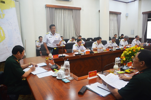国防部工作团与海军司令部举行工作会议