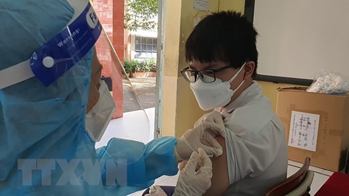 越南全国45个省市已为5至12岁以下儿童接种新冠疫苗