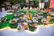 越南全国特色菜肴烹饪并塑造成越南美食地图模型活动获纪录认证