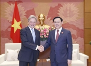 越南国会主席王廷惠会见波音国际总裁迈克尔·阿瑟