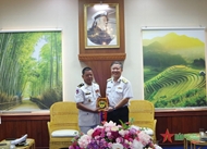 柬埔寨王家海军高级代表团造访越南海军学院