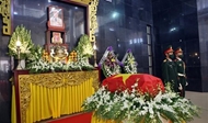 人民武装力量英雄萨兰提蒂斯-阮文立追悼会和安葬仪式在岘港市举行