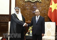 越南国家主席会见前来递交国书的科威特和以色列驻越新任大使