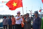 海军第二区与宁顺省渔民并肩同行 为渔民出海谋生提供协助