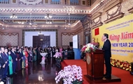 胡志明市领导会见外国驻该市总领事和国际组织代表