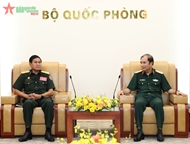 冯士晋上将会见老挝人民军工兵局代表团