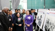 “越古情谊源远流长”图片展在广治省电影文化中心开展