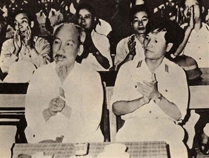 越南党和革命杰出的“实践”领导人
