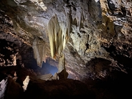 广平省新发现22个美丽的洞穴