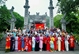 旅居世界20多个国家的越侨代表团回国向雄王敬香