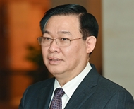 越共中央委员会同意王廷惠辞去各职务