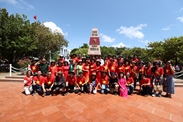 越南侨胞代表团走访慰问长沙岛县及DK1海上高脚屋官兵和人民
