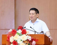 越南财政部部长胡德福：需要更积极方案来促进经济增长