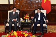 越南国家主席梁强会见前越日关系特别大使杉良太郎
