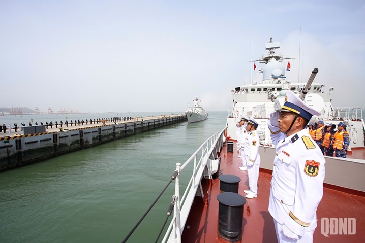 越中两国海军开始进行北部湾海域联合巡逻