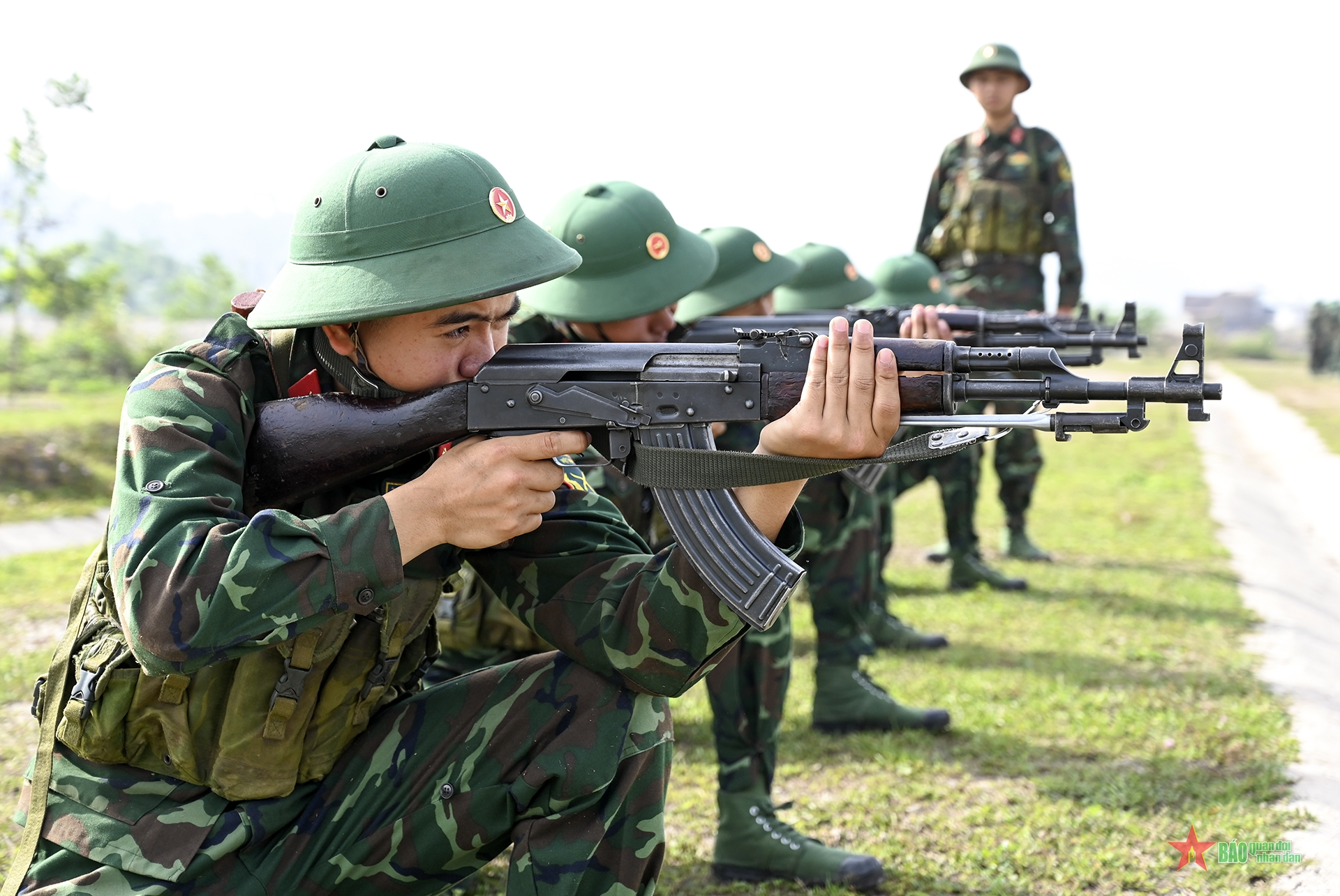 Gallery - 东北部新兵埋头苦练