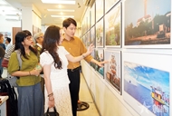 “越南长沙瞬间”艺术新闻摄影展在胡志明市举行