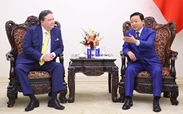 越南政府副总理陈红河会见美国驻越大使马克·纳珀