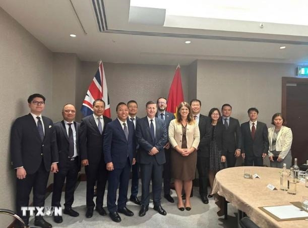 越南与英国推动经济贸易合作