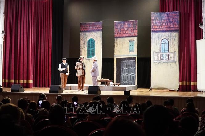 越俄建交75周年：关于胡志明主席的话剧在莫斯科上演