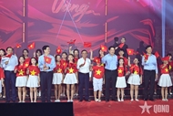 异地同步直播节目《黄金时机》激发建设强大越南的梦想