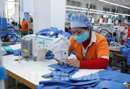 越南纺织服装与皮鞋企业力争站稳本土市场