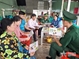 边防部队陪伴在边民身边