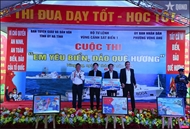 海警第一区在河静省举行“海警与渔民并肩同行”活动