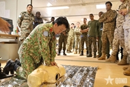 越南二级野战医院为南苏丹“蓝色贝雷帽力量”提高急救能力开展培训