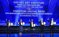 2025年VinFuture 奖获奖者向越南年轻人传递科研热情