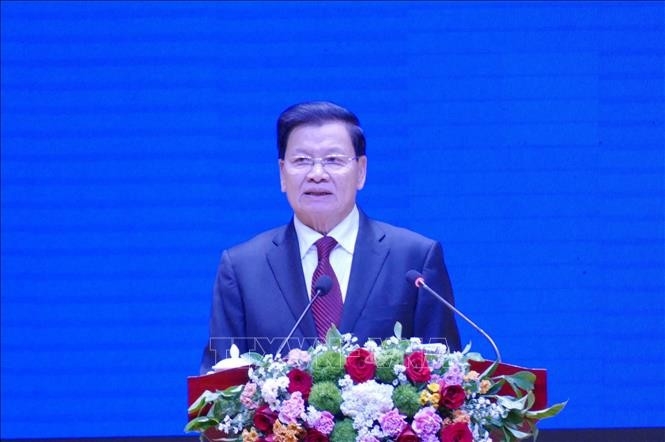 老挝隆重举行凯山·丰威汉主席诞辰105周年纪念大会