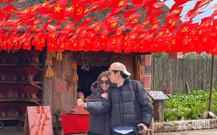 全国各地旅游景点张灯结彩喜迎党的第十四次全国代表大会