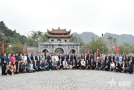 激发回报祖国的渴望和塑造为国奉献之路