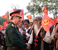 越南人民军严格贯彻落实党各项决议，夯实全军政治思想