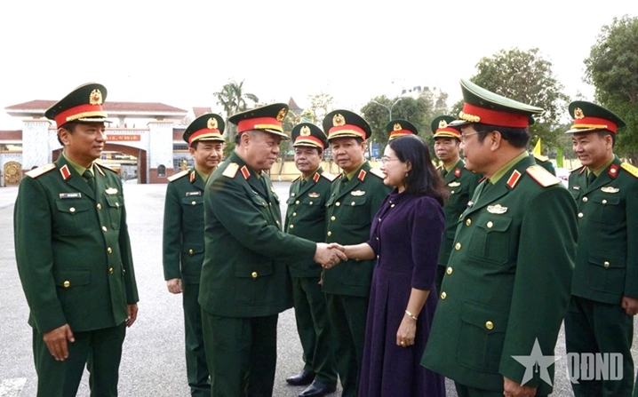 阮仲义大将走访第四军区并致以新春祝福