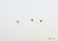 空军力量与浓厚文化特色的街上阅兵式