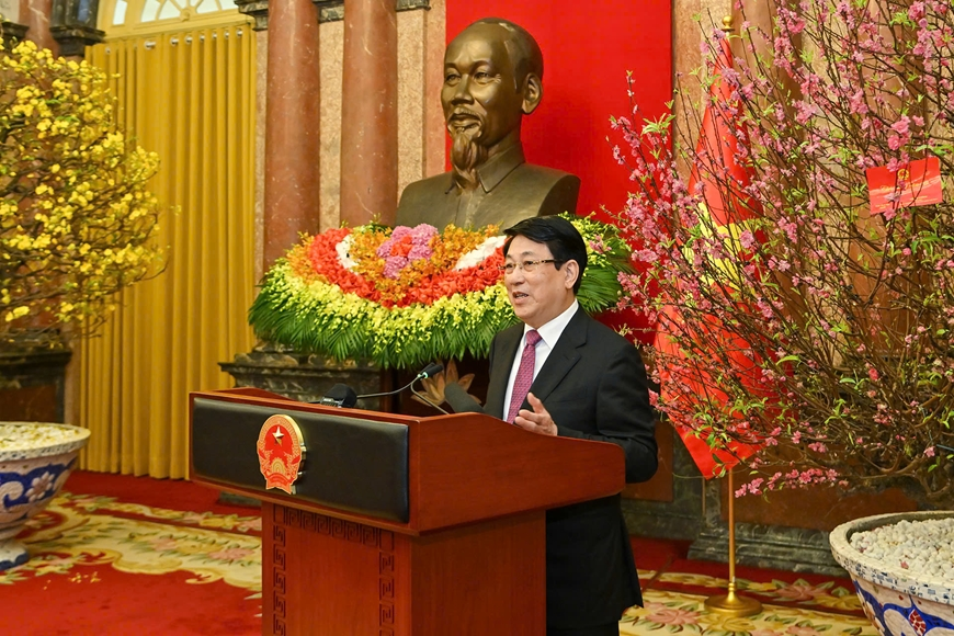 越南国家主席梁强与国家主席办公厅干部举行新春见面会