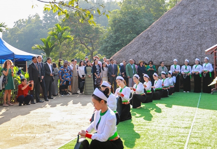 “春回大地，青春焕发”主题月活动在越南各民族文化旅游村举行