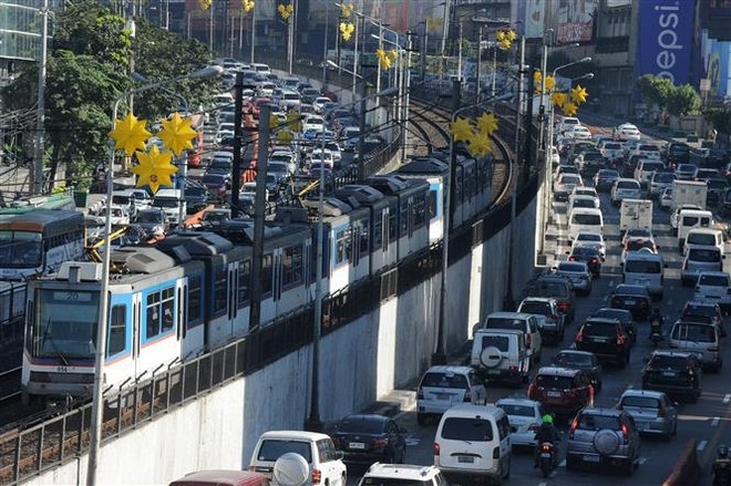 菲律宾呼吁东盟携手应对威胁共同体的"紧迫问题"