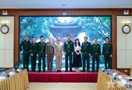 《人民军队报》与驻越南各国军事武官团促进合作