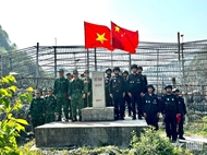 陇句边防屯与中国边境管理保护力量开展联合巡逻活动