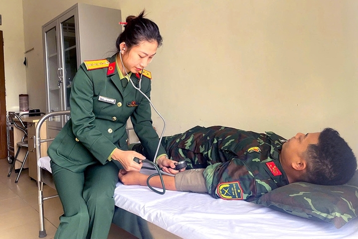 特工兵种的女医务官