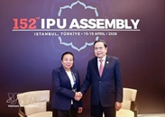 越南国会主席陈青敏会见老挝国会副主席顺通·赛雅佳