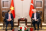 越南国会主席陈青敏会见土耳其大国民议会议长
