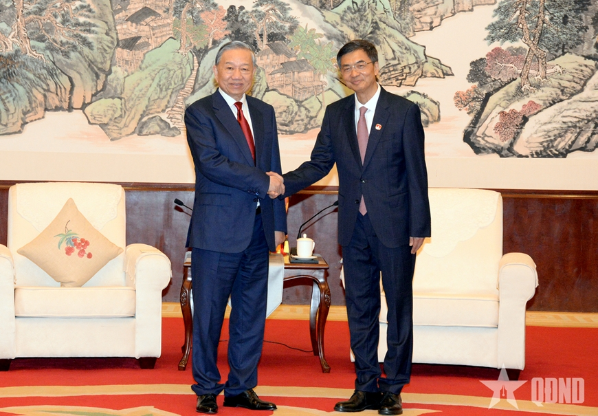 越共中央总书记、国家主席苏林会见中国广西壮族自治区党委书记陈刚