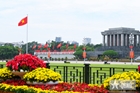 河内首都彩旗鲜花扮靓街头，喜迎9•2国庆节