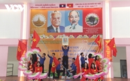 ໂຮງຮຽນສອງພາສາ ລາວ-ຫວຽດນາມ ສະເຫຼີມສະຫຼອງ 133 ປີແຫ່ງວັນຄ້າຍວັນເກີດປະທານໂຮ່ຈີມິນ