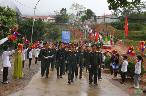 View - 	ກວດກາງານພົບປະແລກປ່ຽນມິດຕະພາບປ້ອງກັນຊາດເຂດຊາຍແດນ ຫວຽດນາມ-ລາວ ຄັ້ງທີສອງ ຮອບສຸດທ້າຍ