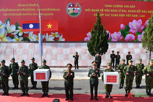 View - 	ກໍາລັງປົກປັກຮັກສາຊາຍແດນສອງປະເທດ ຫວຽດນາມ-ລາວ ລາດຕະເວນຮ່ວມ