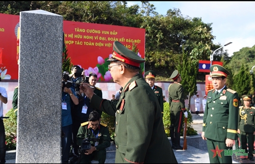 View - 	ກໍາລັງປົກປັກຮັກສາຊາຍແດນສອງປະເທດ ຫວຽດນາມ-ລາວ ລາດຕະເວນຮ່ວມ